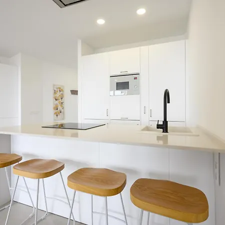 Luxury Oceanfront 3 Bedrooms & 2 Bath By 10tosea דירה פואנגירולה